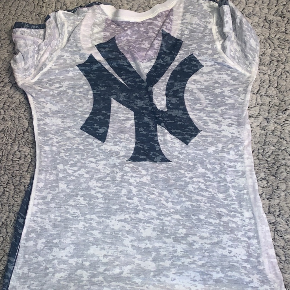 Yankees Top - Picture 2 of 2